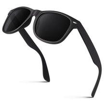 #Color_Black Frame/Grey Lens